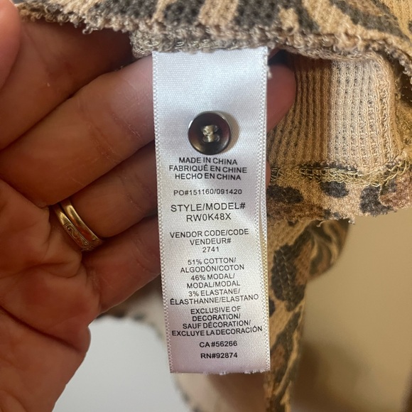 Splendid Leopard Print Button-Up Top - Picture 4 of 6